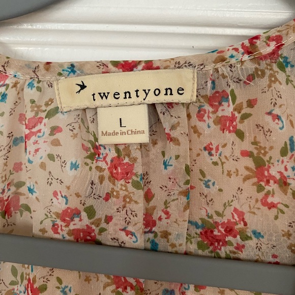 3 ITEM BUNDLE Women’s L - Picture 3 of 7